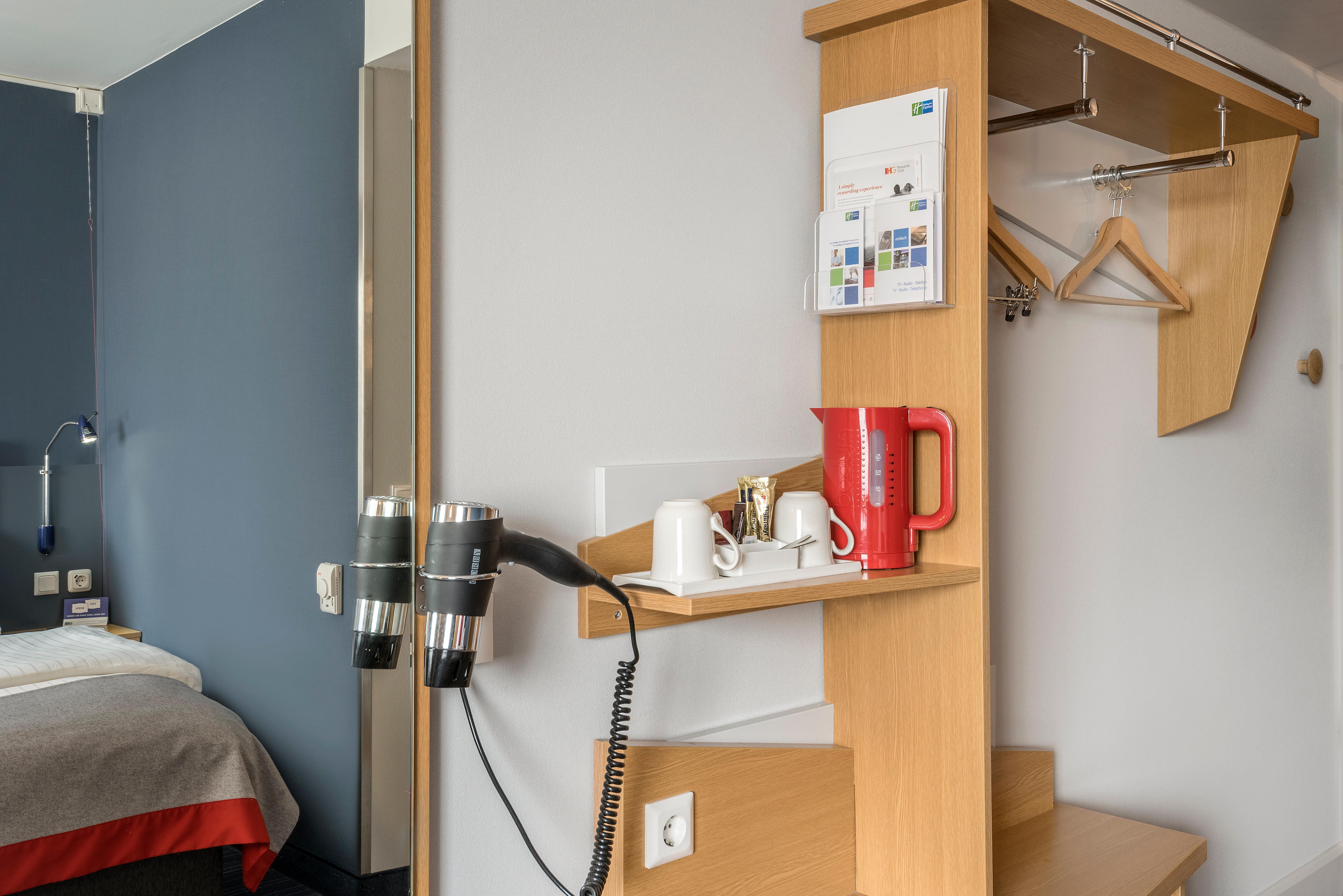 Express By Ihg Отель