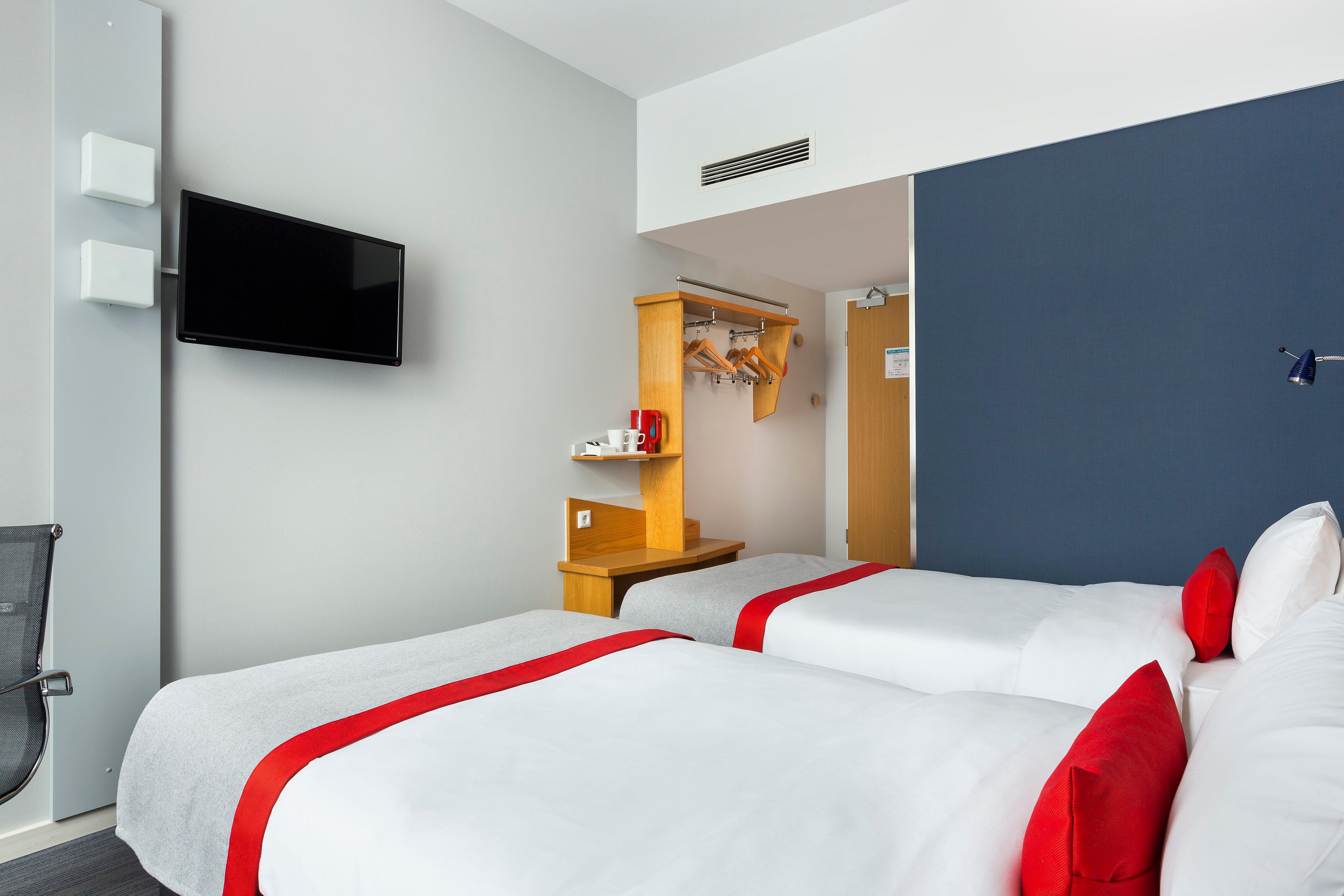Express By Ihg Отель 3*