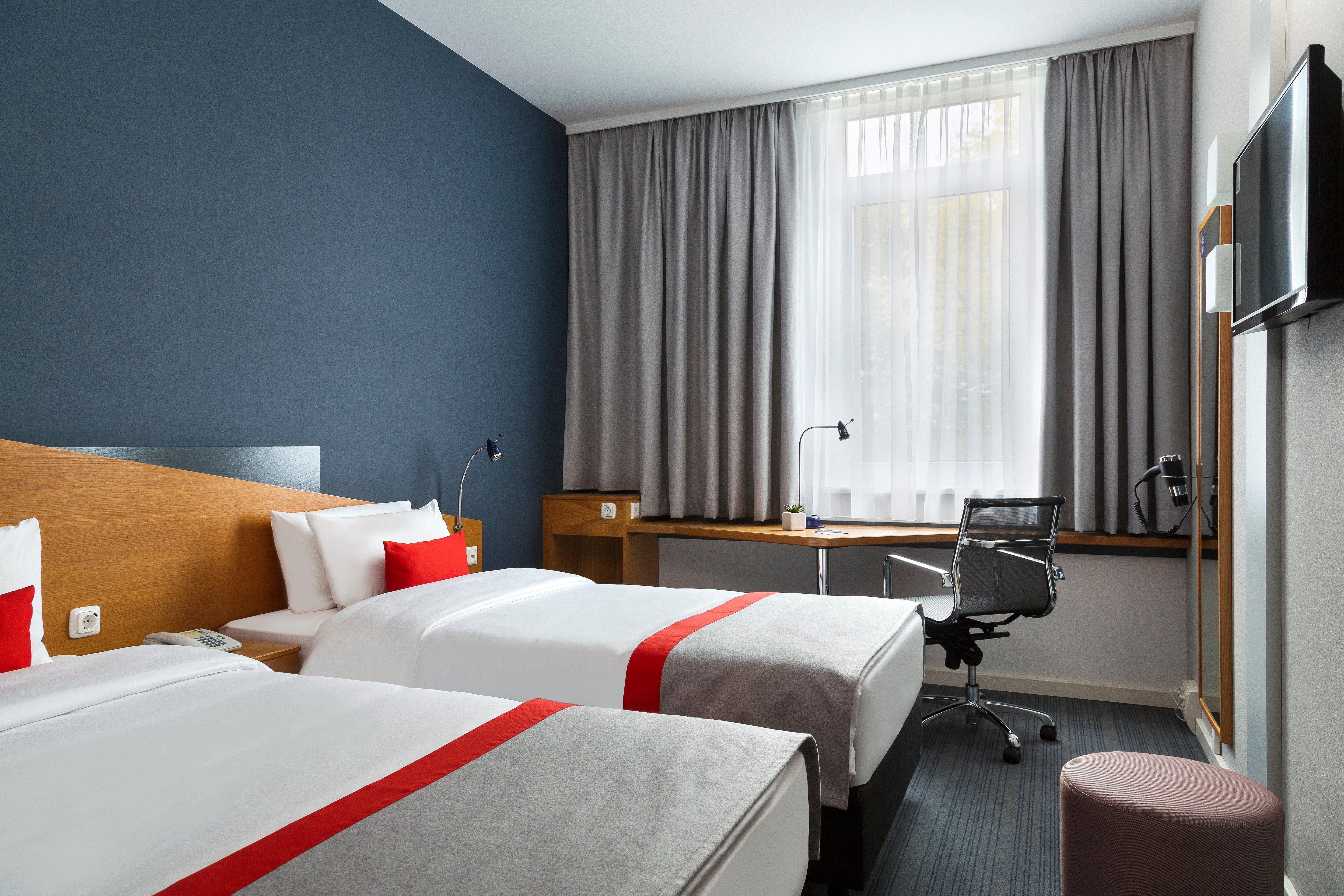 Отель Express By Ihg