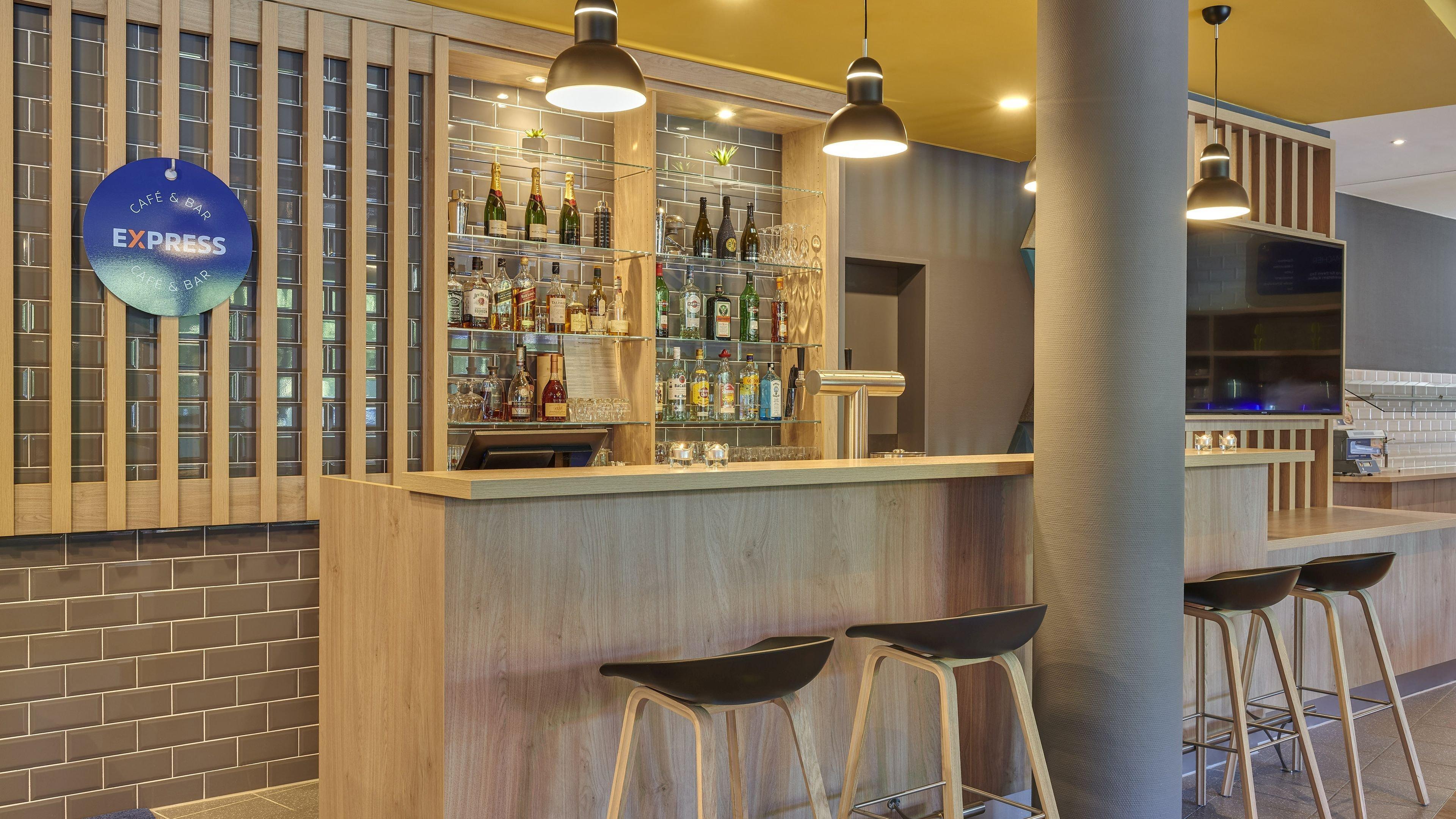 Отель Express By Ihg