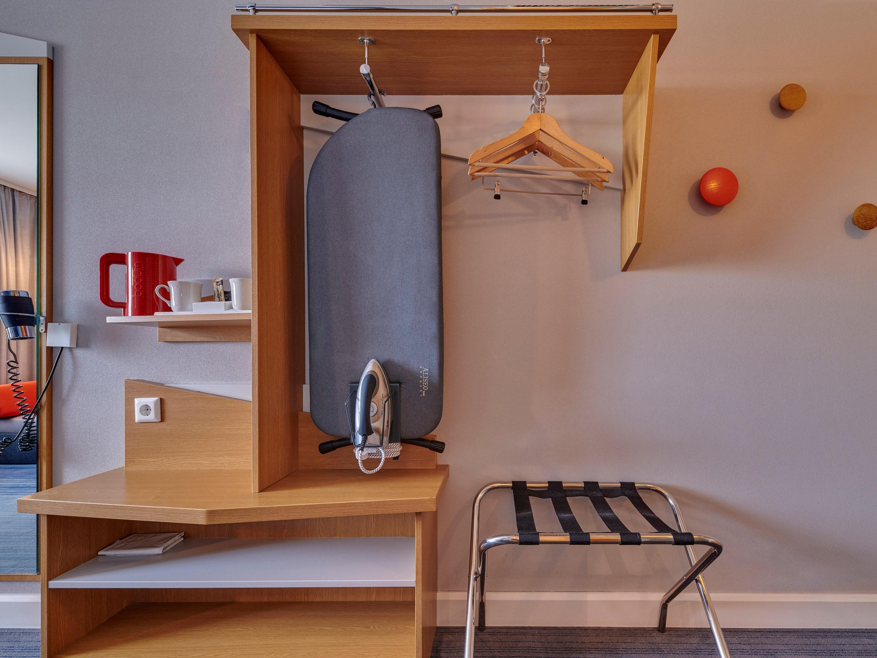 Express By Ihg Hotel