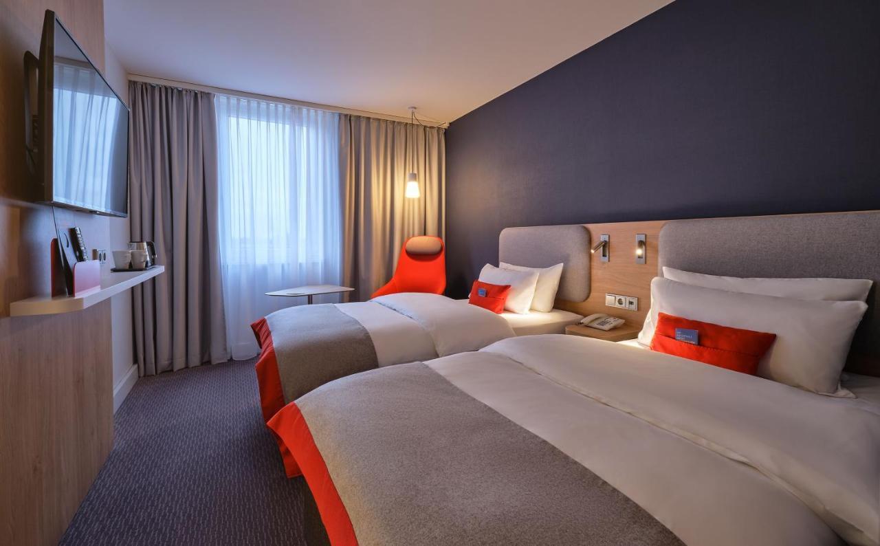 Express By Ihg Hotel 3*